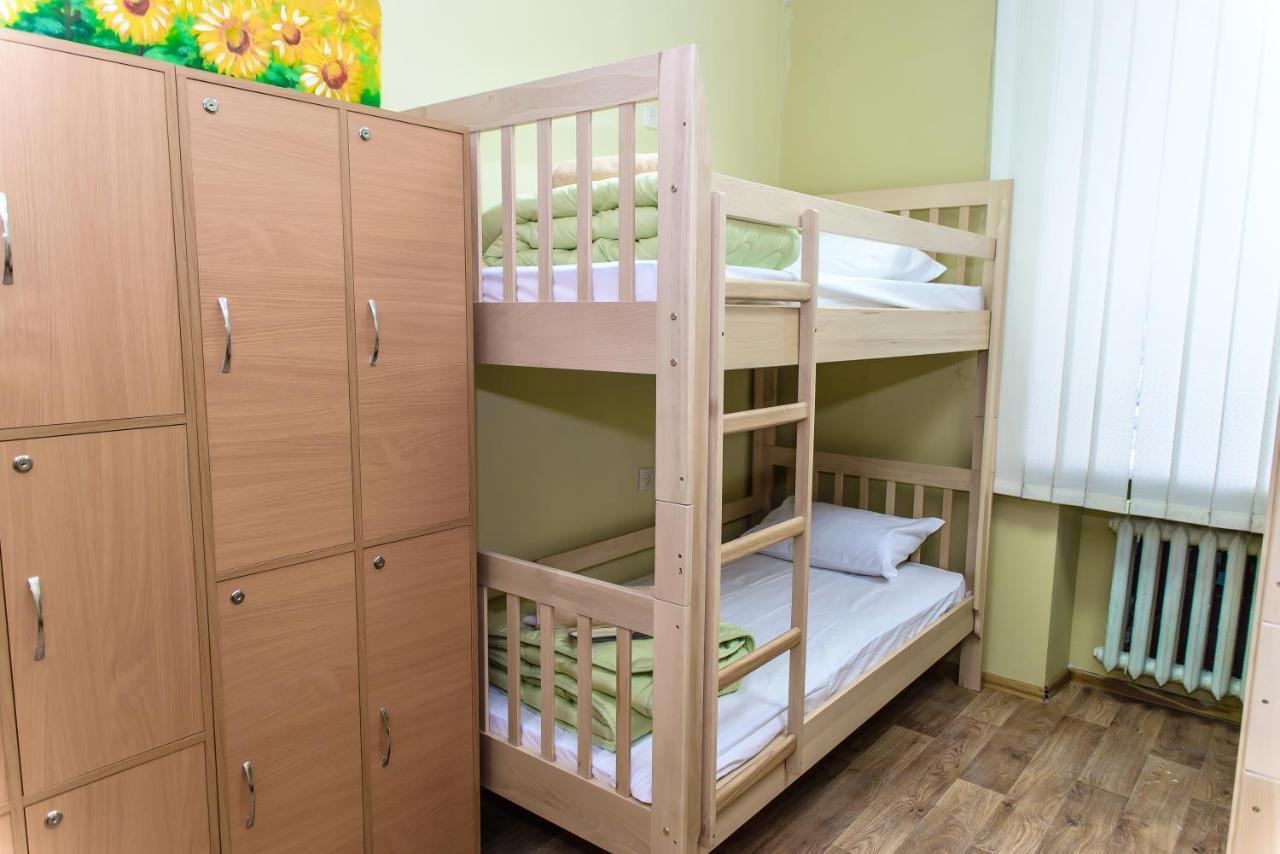 Botanic Globus Hostel Kyiv Exterior photo